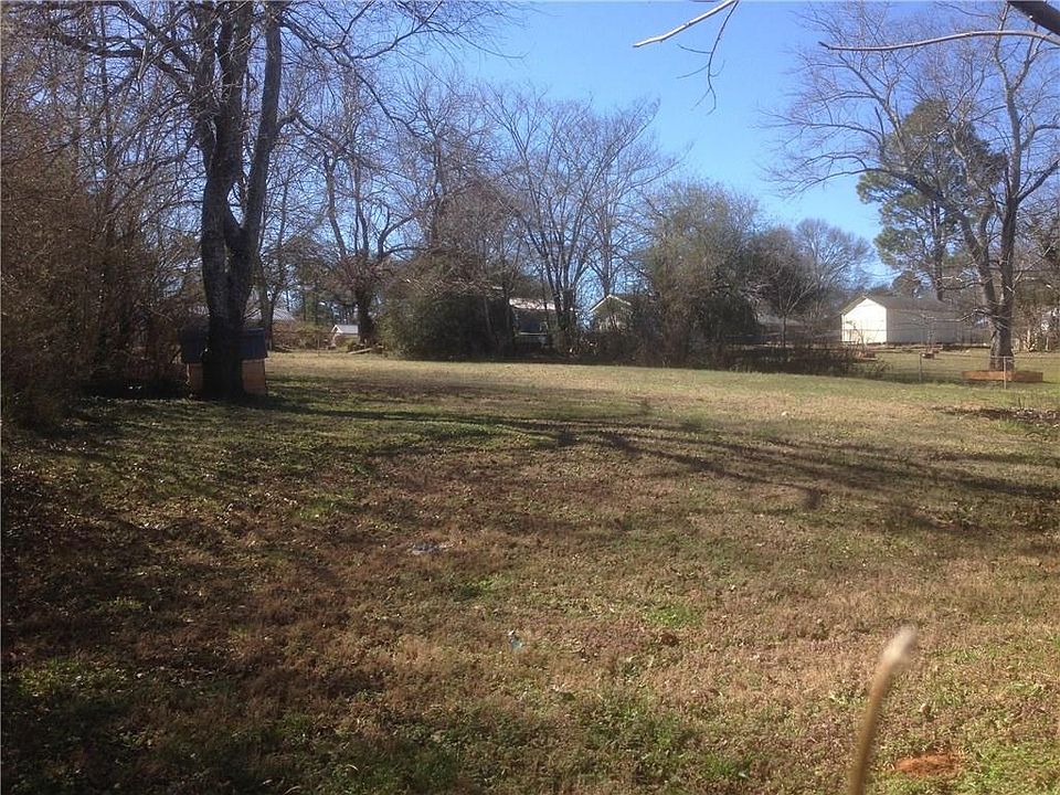 2nd image of 457 New Hope Rd