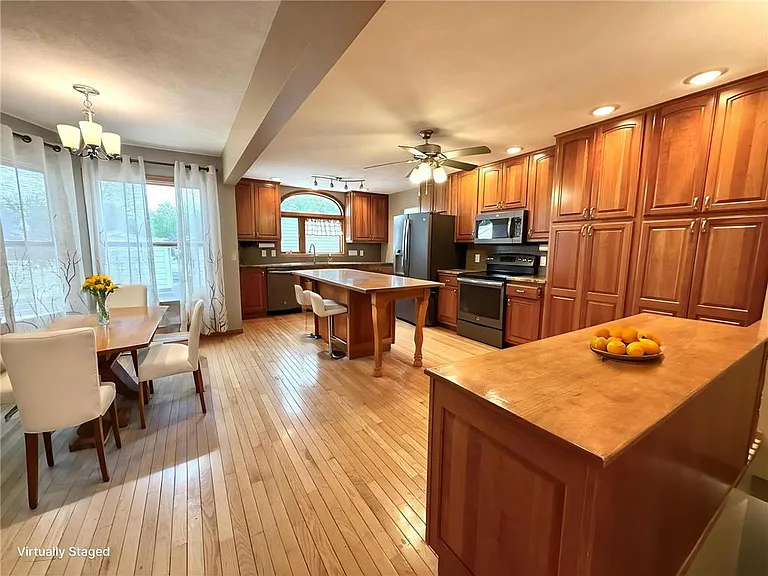 225 Sunrise Blvd — Photo 13