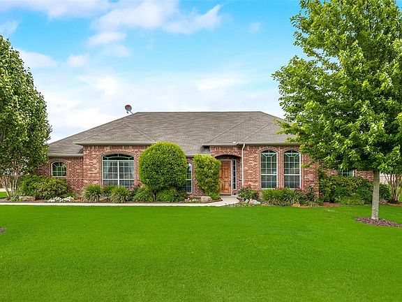 2nd image of 342 Cambridge Ct