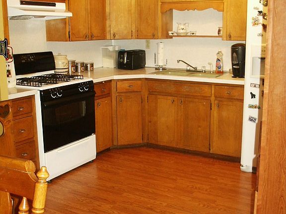 5th image of 250 Victoria Dr