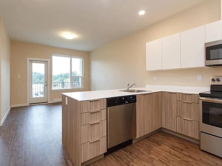 1085 Goldstream Ave — Photo 41
