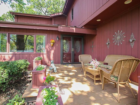 2nd image of 4325 Eisenhower Cir