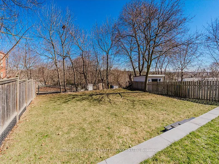 97 Glenmorris St — Photo 46