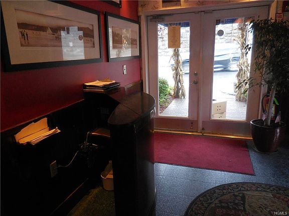5th image of 40 Front St