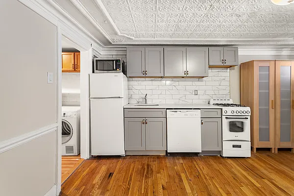 Rented by Compass | media 29