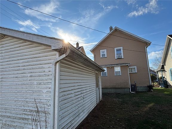 4th image of 633 Fair Ave NW