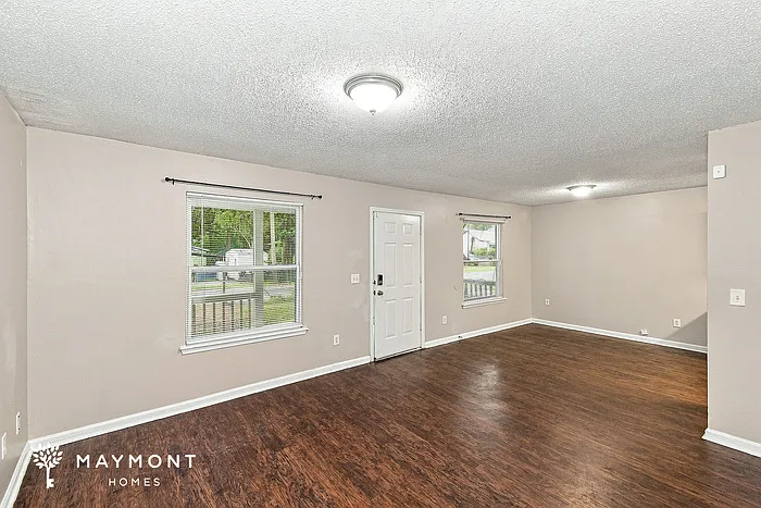 3 bed, 2.0 bath, 1100 sqft, $1,325 — Photo 4