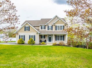 15 Windham Hl, Glenmont, NY 12077