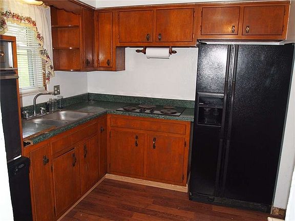 5th image of 203 Belmont Ave
