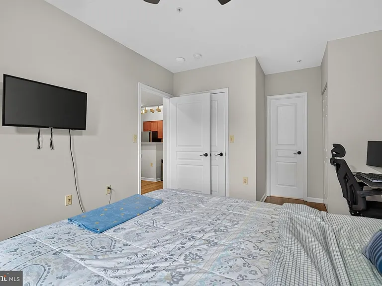12919 Alton Sq #220 — Photo 21