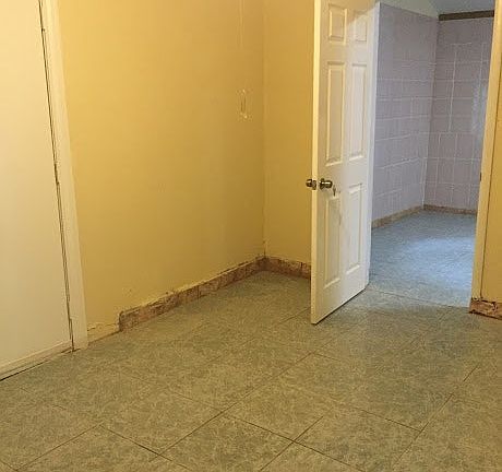 Large LIving room, tile