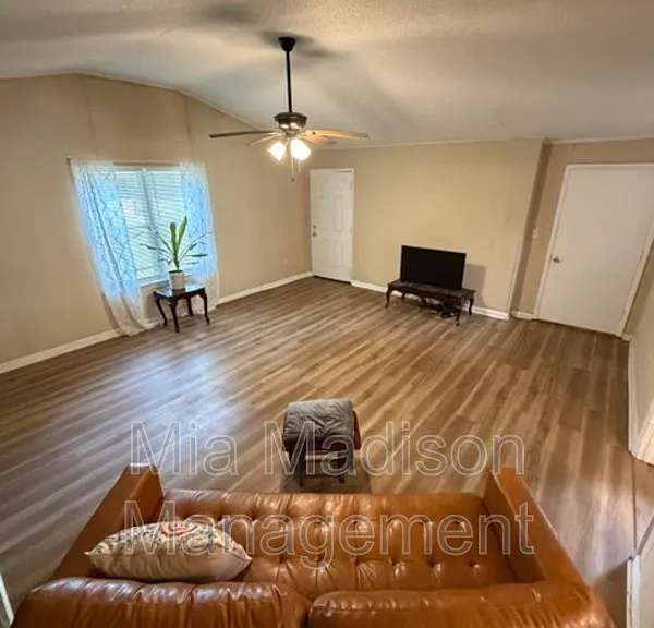9406 Dunwoody Dr — Photo 11