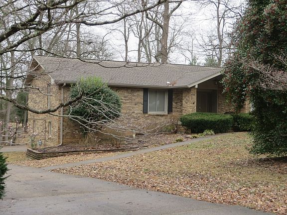 3rd image of 1977 Craigmont Blvd