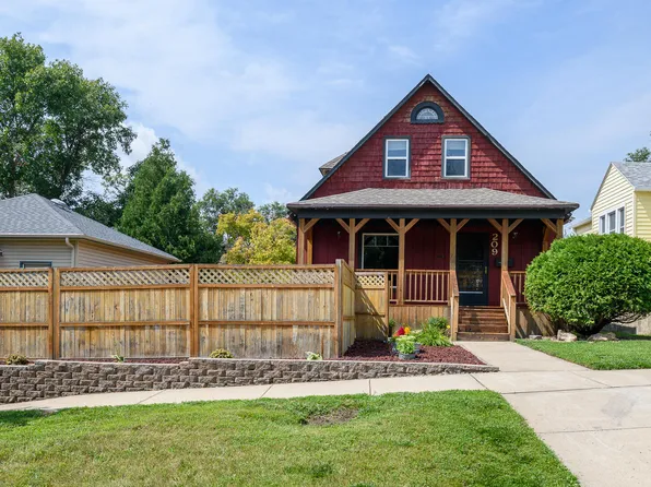 209 8th Ave NW, Mandan, ND 58554