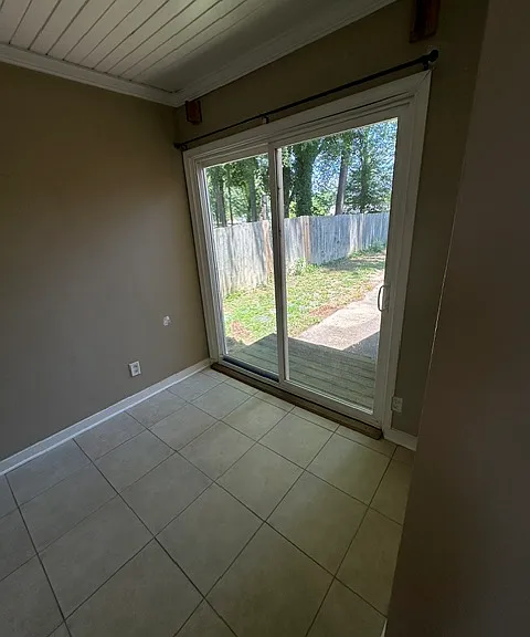 9004 Sparrow Dr — Photo 8