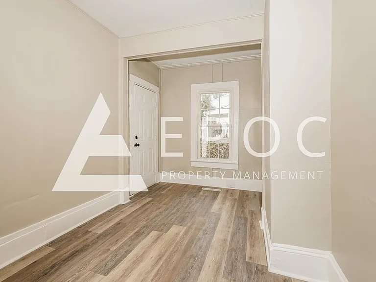 152 Westdale Ave NW — Photo 7