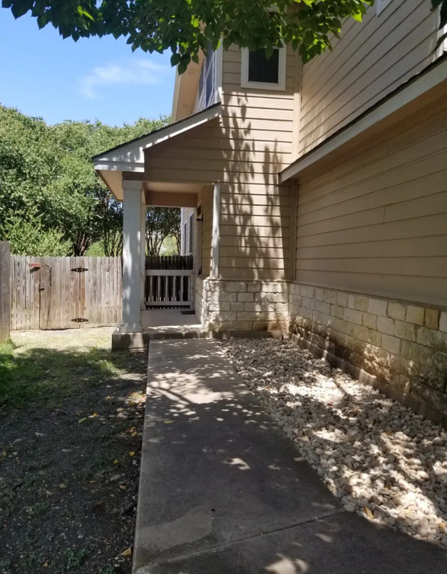 2 bed, 2.5 bath, 1400 sqft, $1,995 — Photo 2