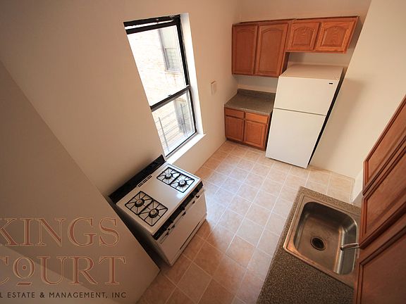 4th image of 300 Fort Washington Ave APT 5F