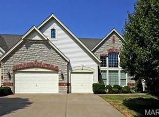 715 Stonebluff Ct, Chesterfield, MO 63005