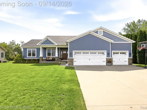 10180 Deere Dr, Davison, MI 48423