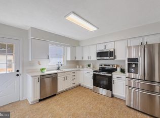 8121 Elizabeth Rd, Pasadena, MD 21122