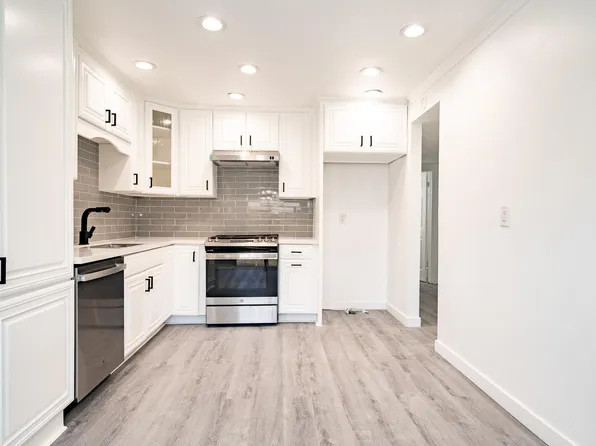 12700 Newport Ave APT 30, Tustin, CA 92780