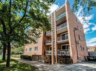 7401 N Sheridan Rd APT 301, Chicago, IL 60626