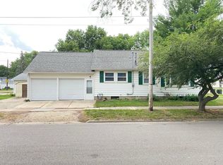 1101 Evergreen Ave, Waterloo, IA 50701