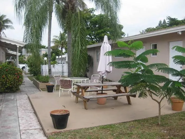 1842 Rodman St #1 — Photo 10