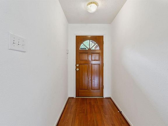2nd image of 22322 Hollybranch Dr