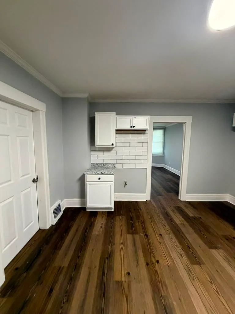 3 bed, $1,100 — Photo 4