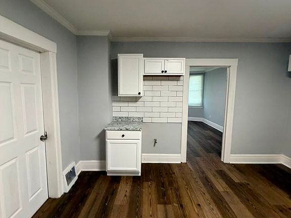4th image of 4603 Central St #2