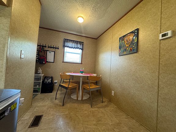 5th image of 303 Brookside Mnr #303