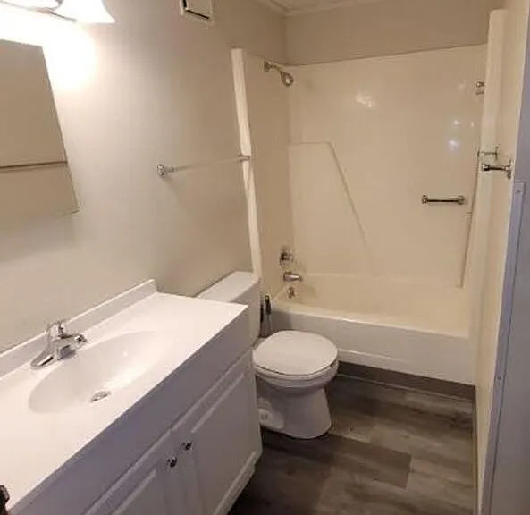 114 Cedargate Ct #114 — Photo 3