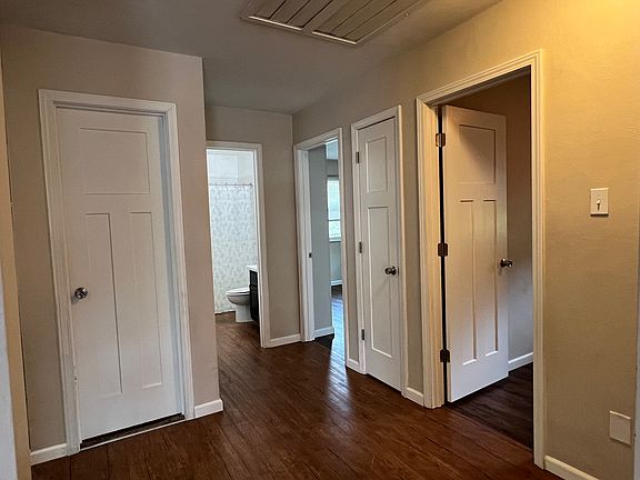 4th image of 3936 Dewberry Dr #B