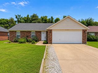 20676 Highland Dr, Springdale, AR 72764