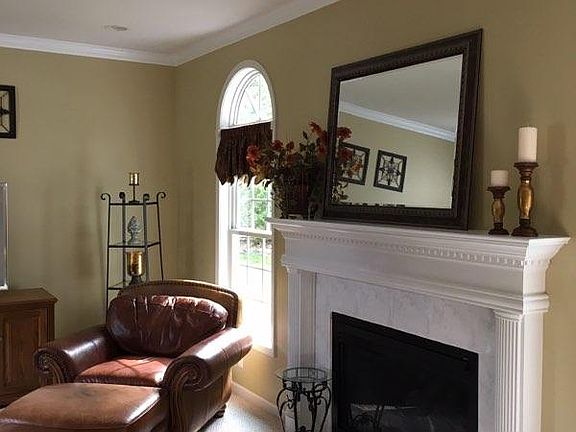 3rd image of 260 Lawrence Woods