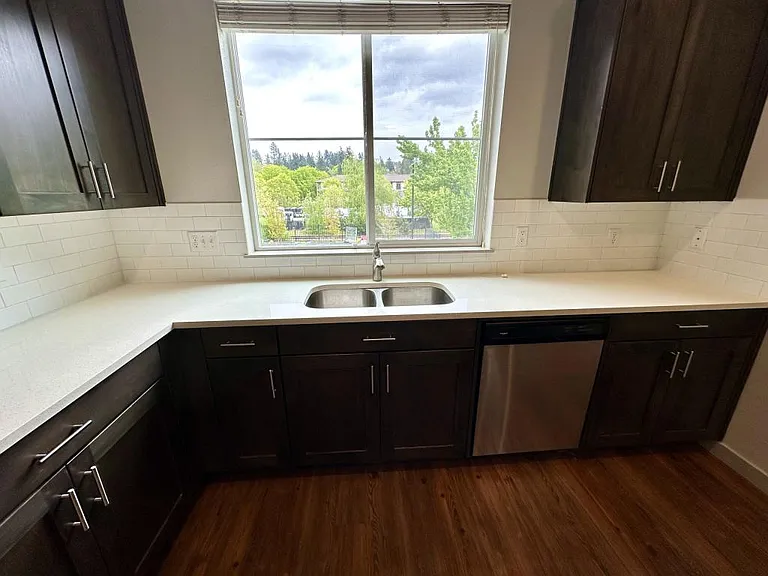 Oregon St Townhomes — Photo 6