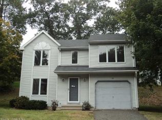 23 Shagbark Ln, Milford, CT 06461