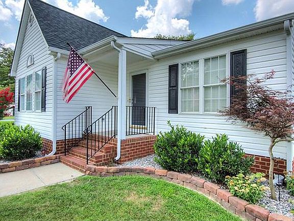 3rd image of 6382 Yellowrose Ln