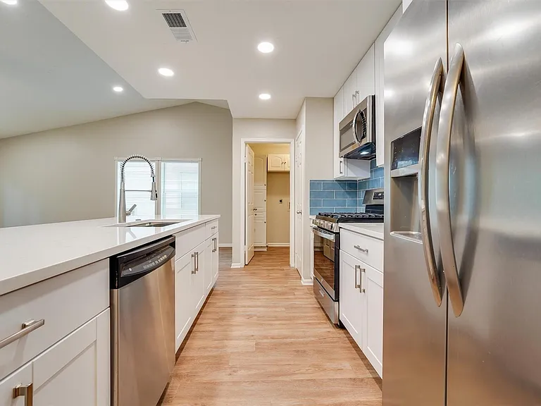 21 E Brookberry Ct — Photo 3