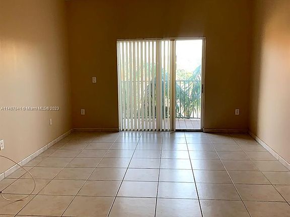 5th image of 7300 NW 114th Ave APT 301-6
