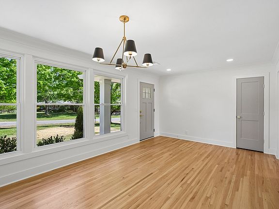 4th image of 5157 Regent Dr
