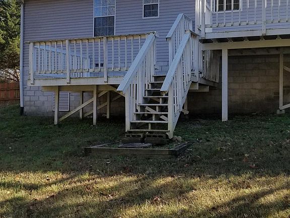 4th image of 7 Murphy Dr