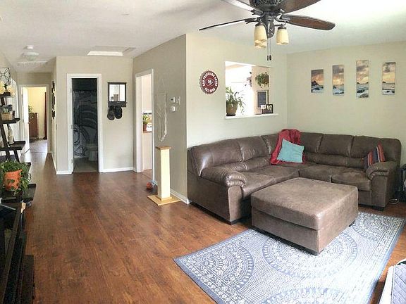 4th image of 637 E Joyce Dr