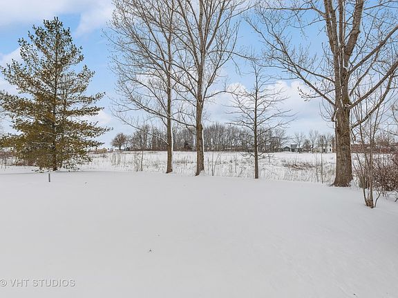 2nd image of 1272 Hedgerow Dr