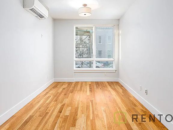 3rd image of 22 Melrose St #1O