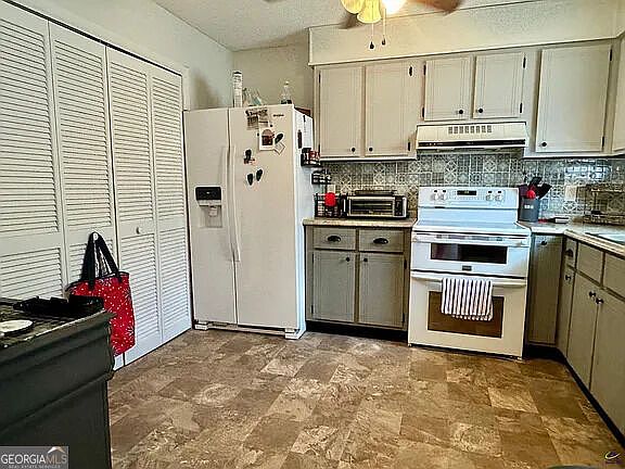 3rd image of 124 Stonehedge Dr