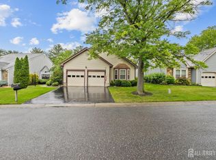 31 Ingram Dr, Monroe Township, NJ 08831