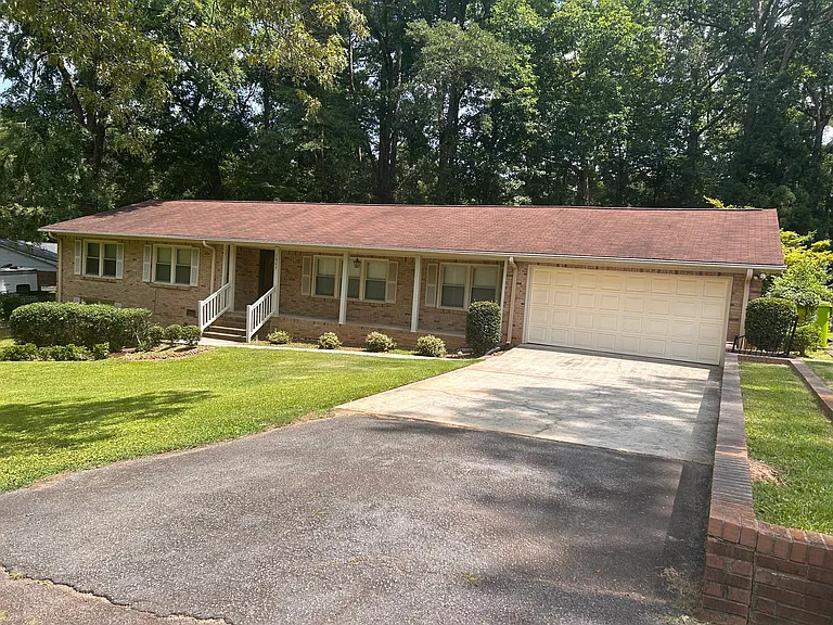 1605 Carl Rd — Photo 1